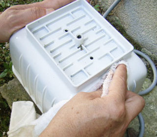 ブロアーのメンテナンス(ネジ式タイプ)