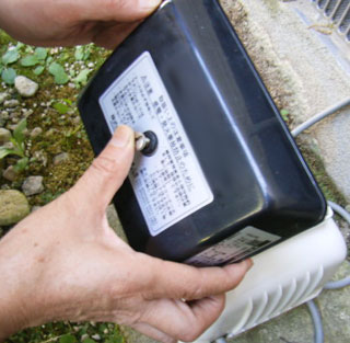 ブロアーのメンテナンス(ネジ式タイプ)