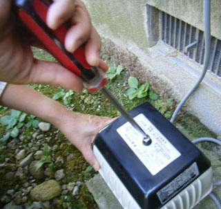 ブロアーのメンテナンス(ネジ式タイプ)